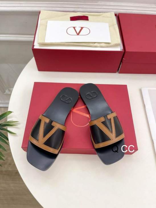 Picture of Valentino Slippers _SKUValentinosz35-39XC110190